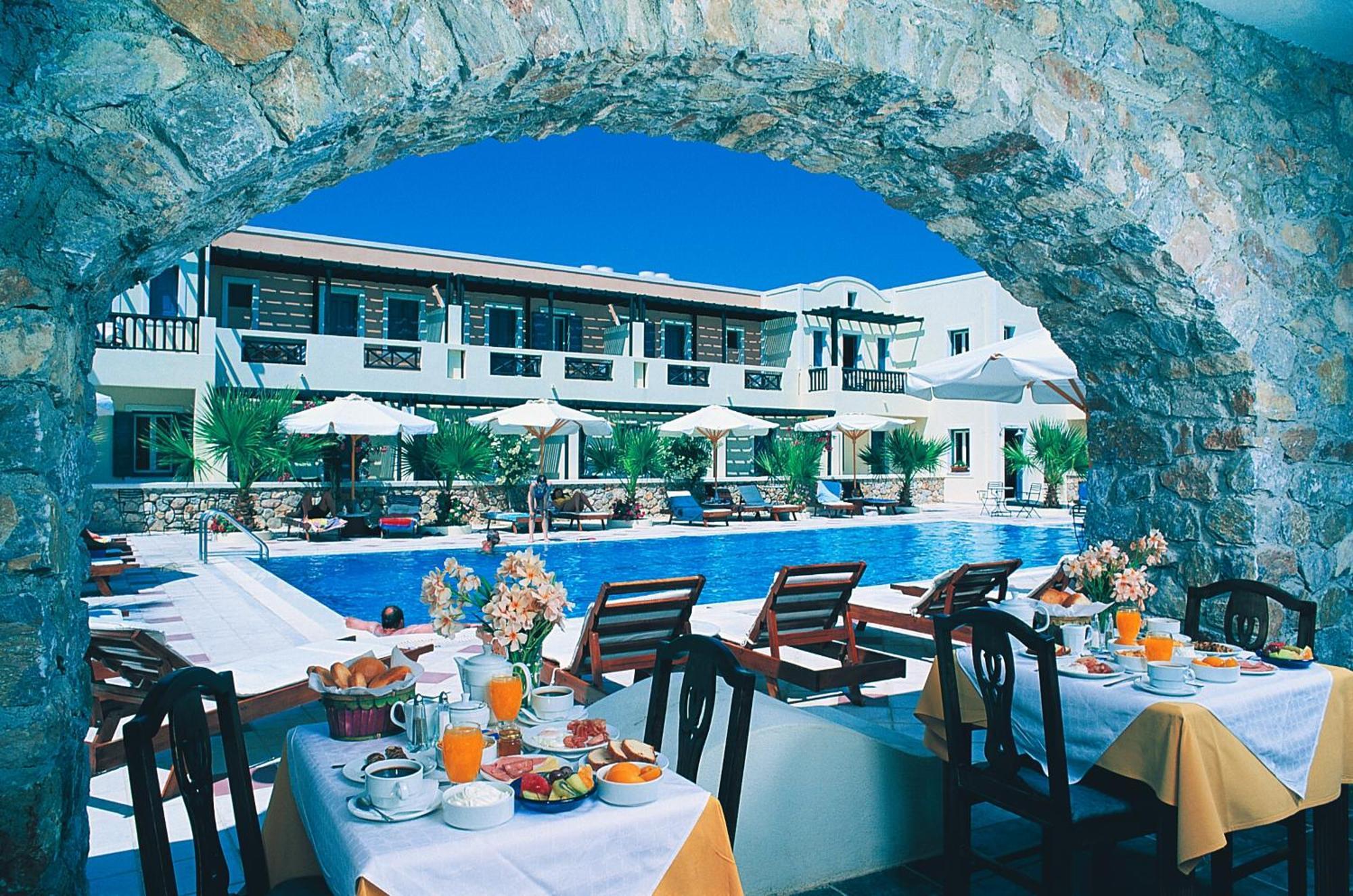 Rose Bay Hotel Kamári Restaurant bilde